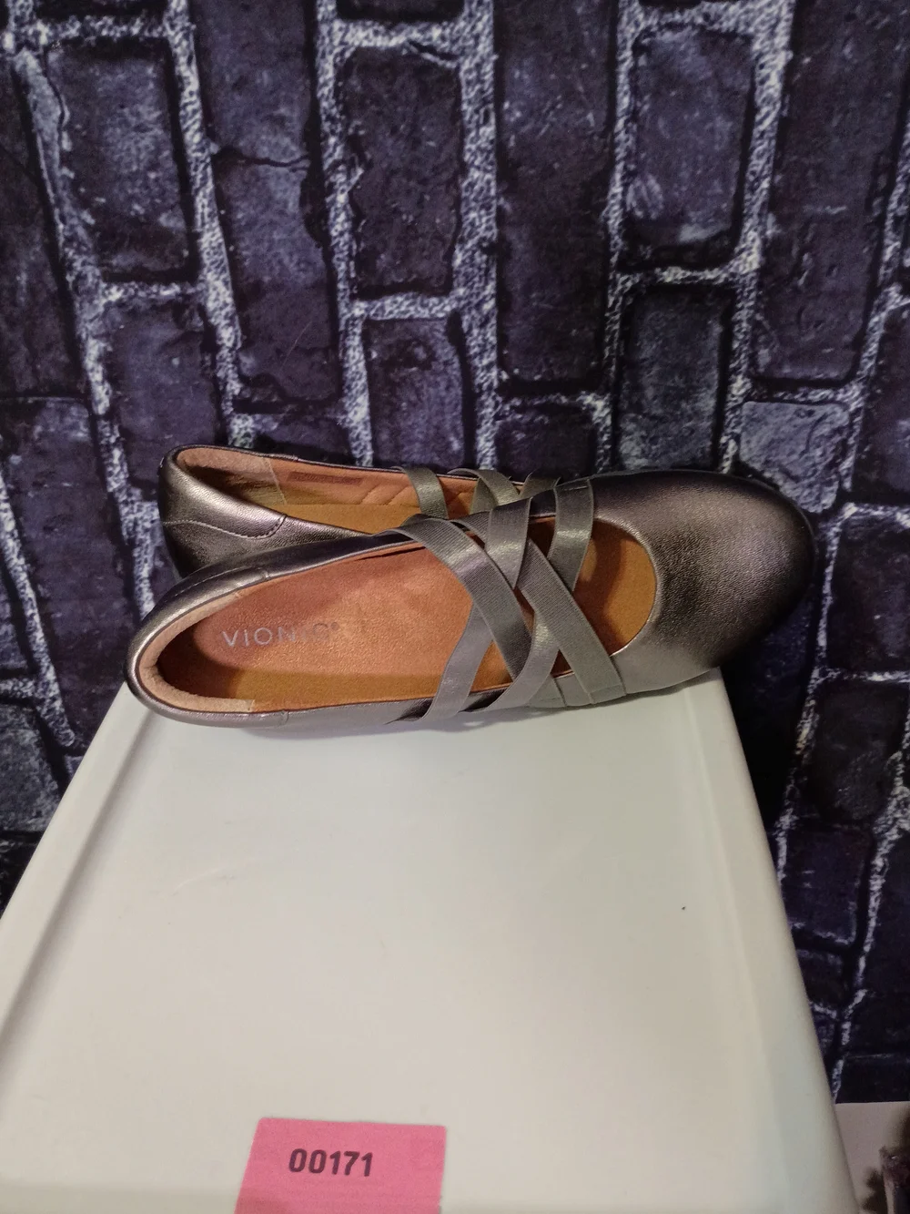 Vionic Metallic Gray Crisscross Strap Ballet Flat Size 10 NEW
